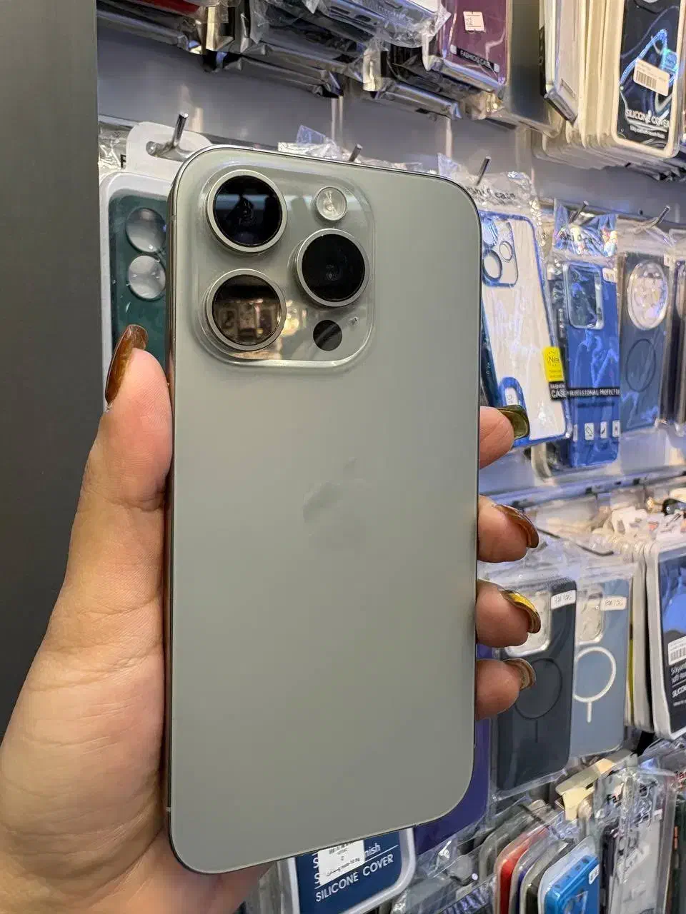 ایفون ۱۵ پرو ۲۵۶ گیگابایت|موبایل|شاهین‌شهر, فردوسی|دیوار