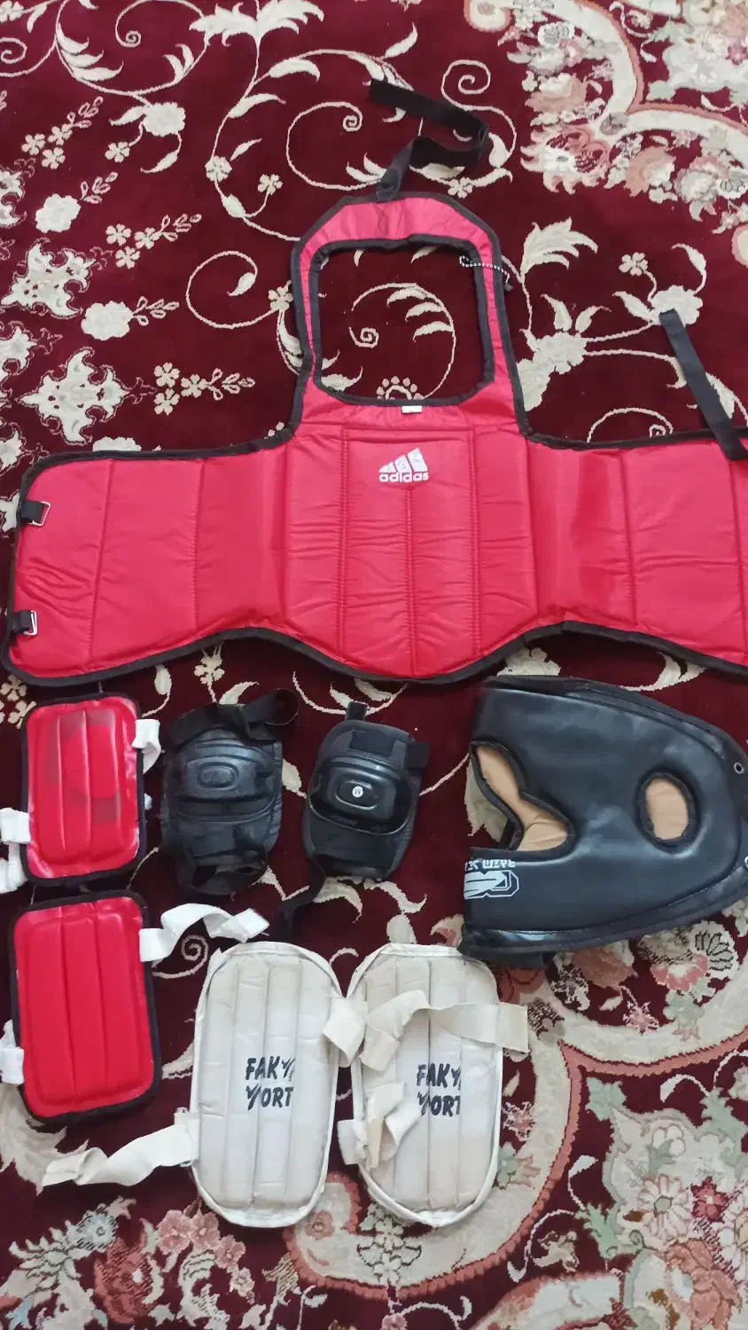 وسایل تکواندو ودستکش بوکس|تجهیزات ورزشی|بوشهر, |دیوار