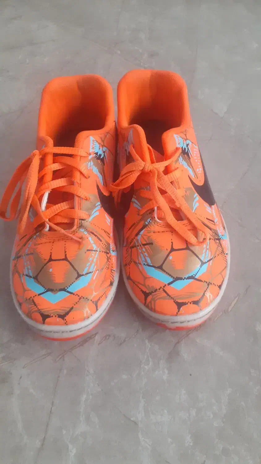 کفش چمن سالنی فوتبالی|تجهیزات ورزشی|سنندج, |دیوار