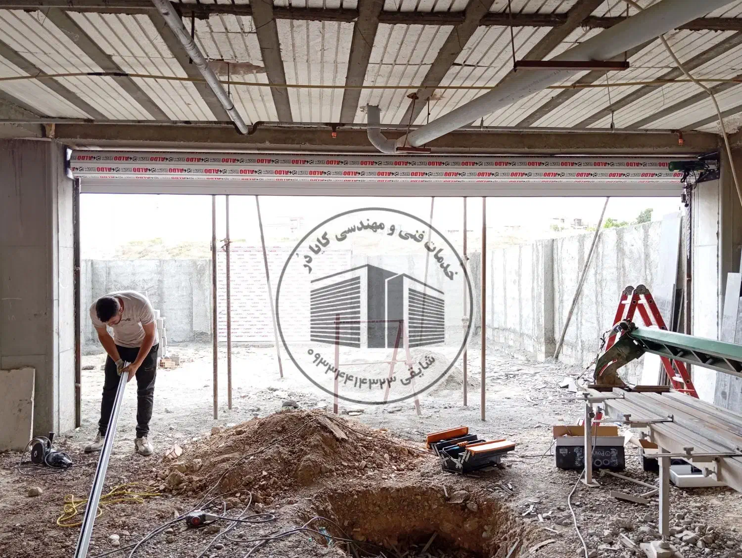 کرکره برقی شیشه سیکوریت.نفربرهیدرولیک.|خدمات پیشه و مهارت|ارومیه, |دیوار