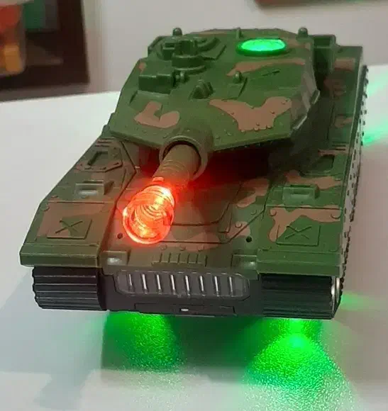 تانک فضایی|اسباببازی|گلبهار, شهر جدید گلبهار|دیوار