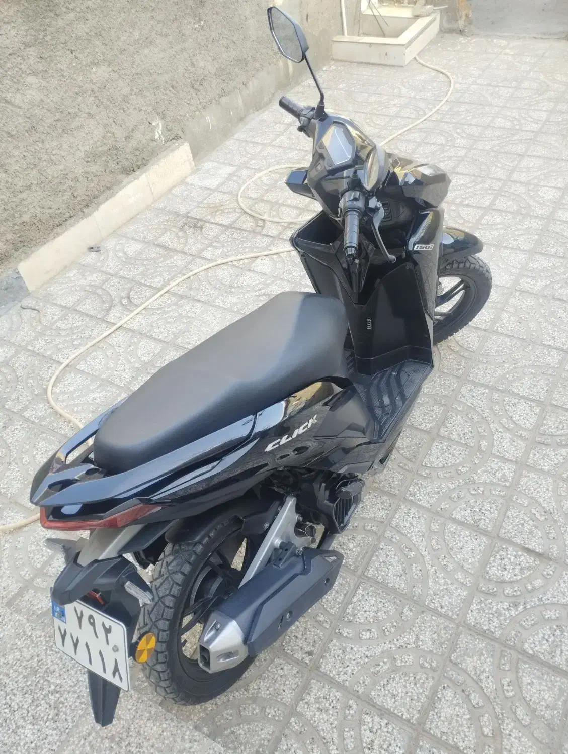 کلیک کم کار|موتورسیکلت|قائن, |دیوار