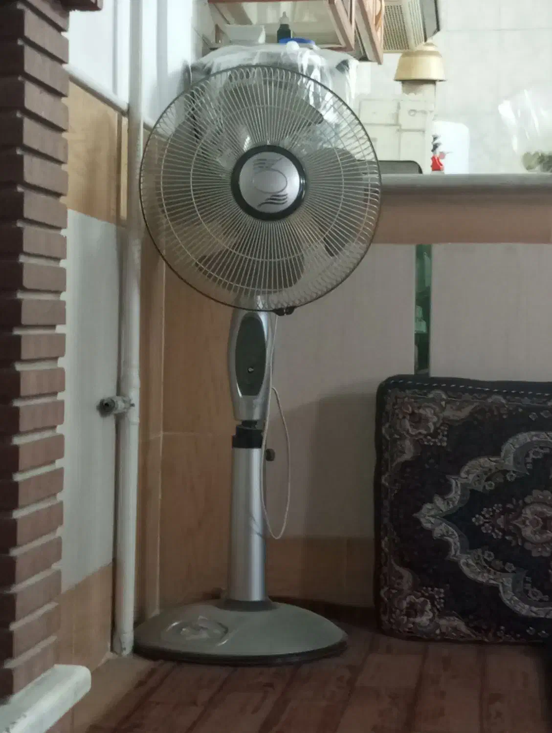 پنکه سوخته|پنکه و تصفیه‌کنندهٔ هوا|قم, نیروگاه|دیوار