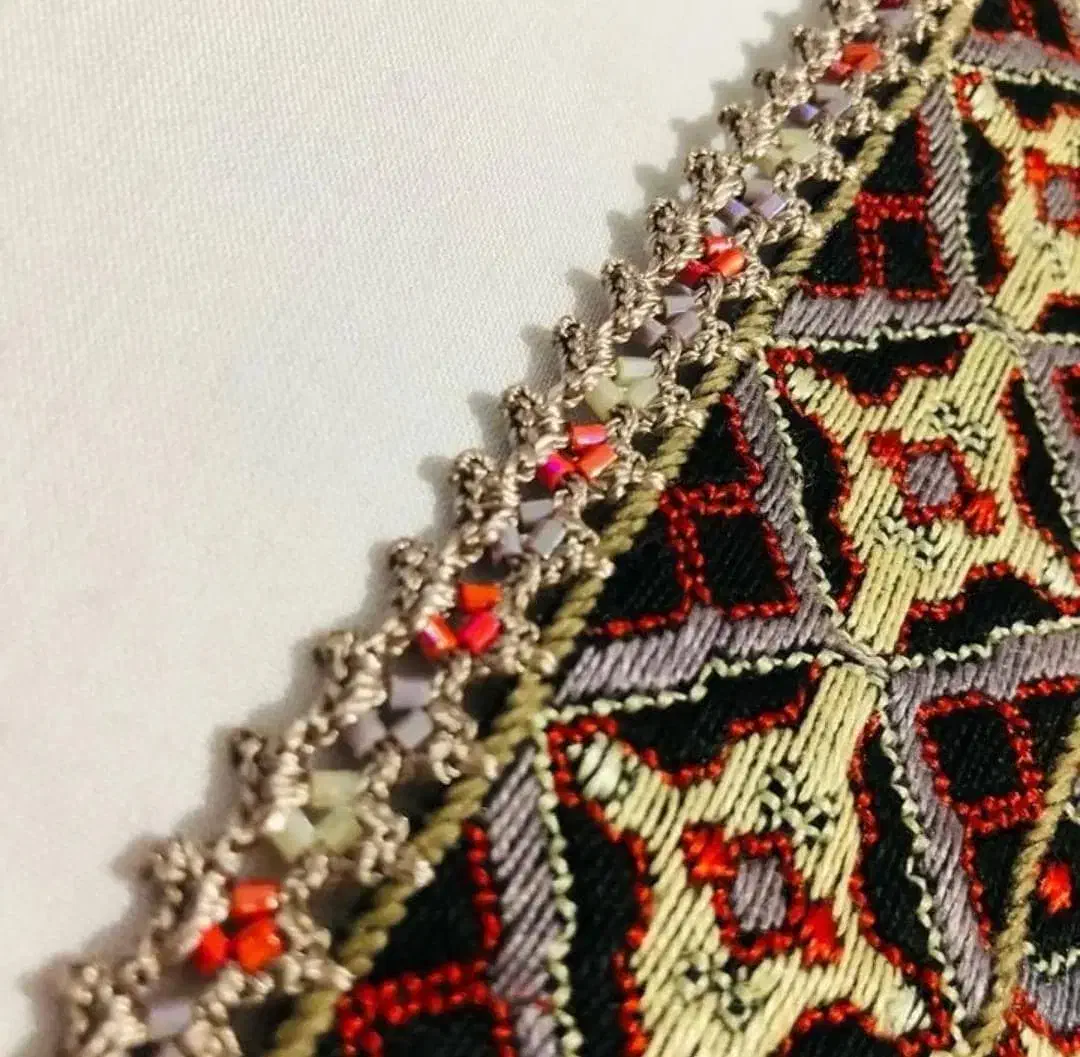 کریشی پذیرفته میش|لباس|ایرانشهر, |دیوار