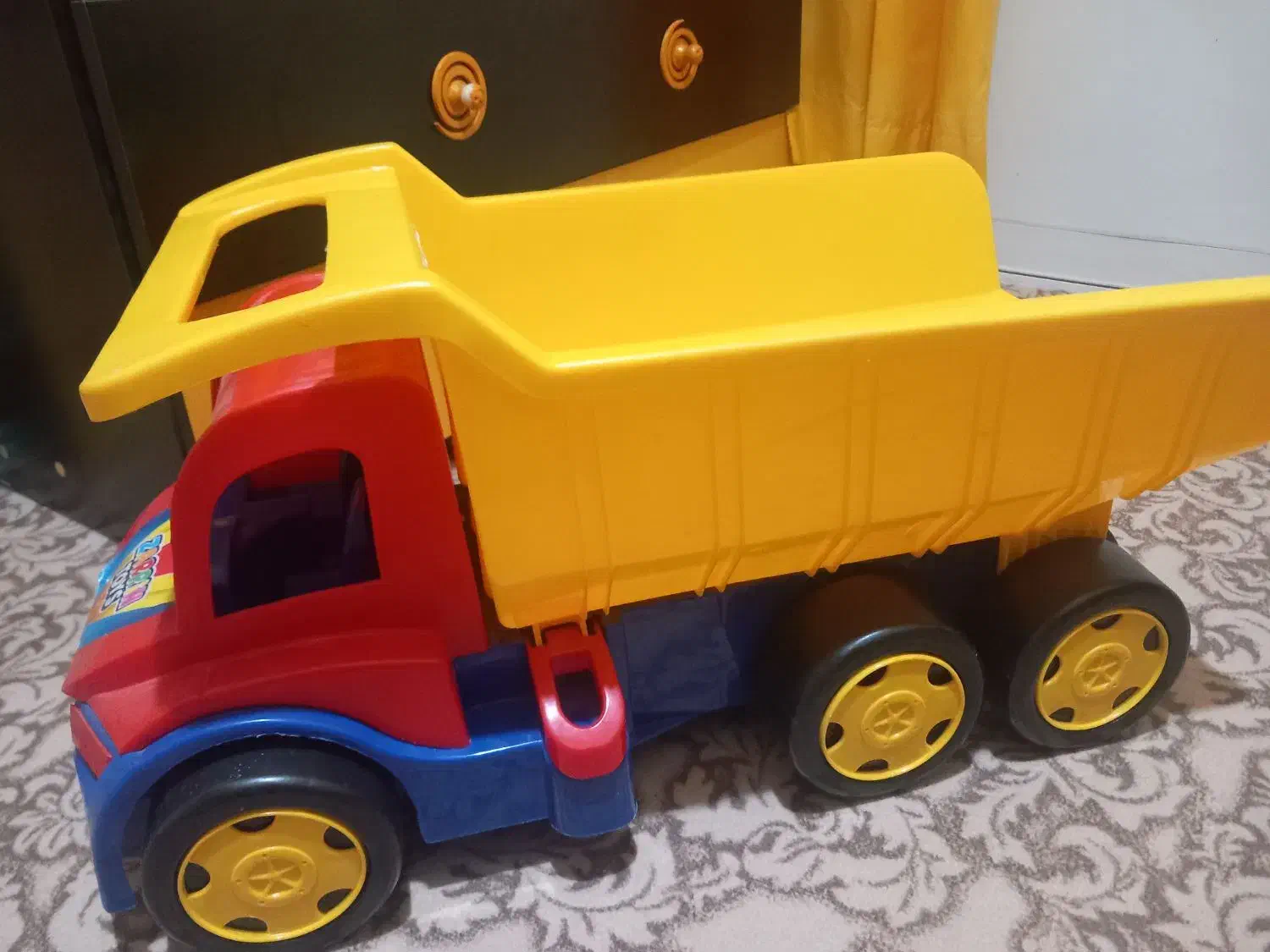 کامیون اسباب بازی بزرگ|اسباب‌‌بازی|رشت, پل تالشان|دیوار