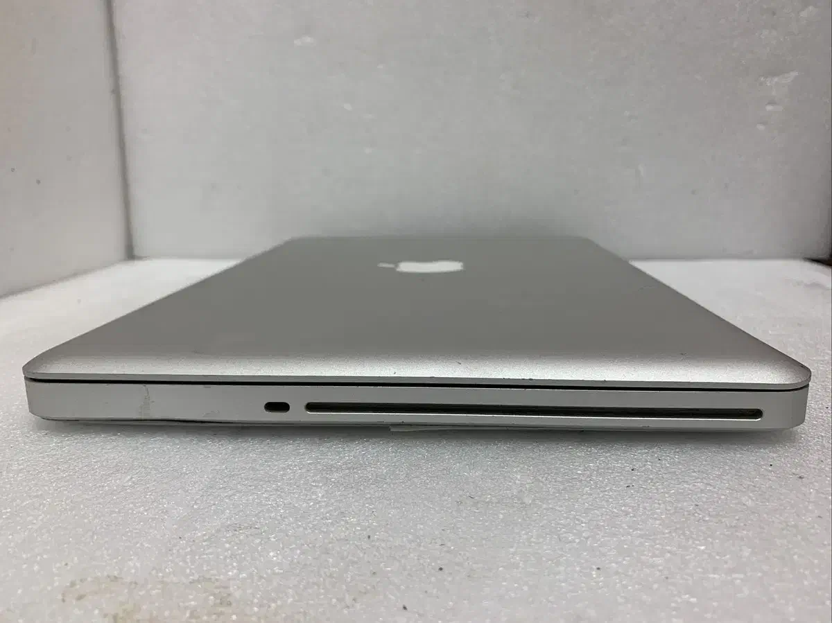 لب تاب MacBook pro 2010|رایانه همراه|تهران, آذربایجان|دیوار