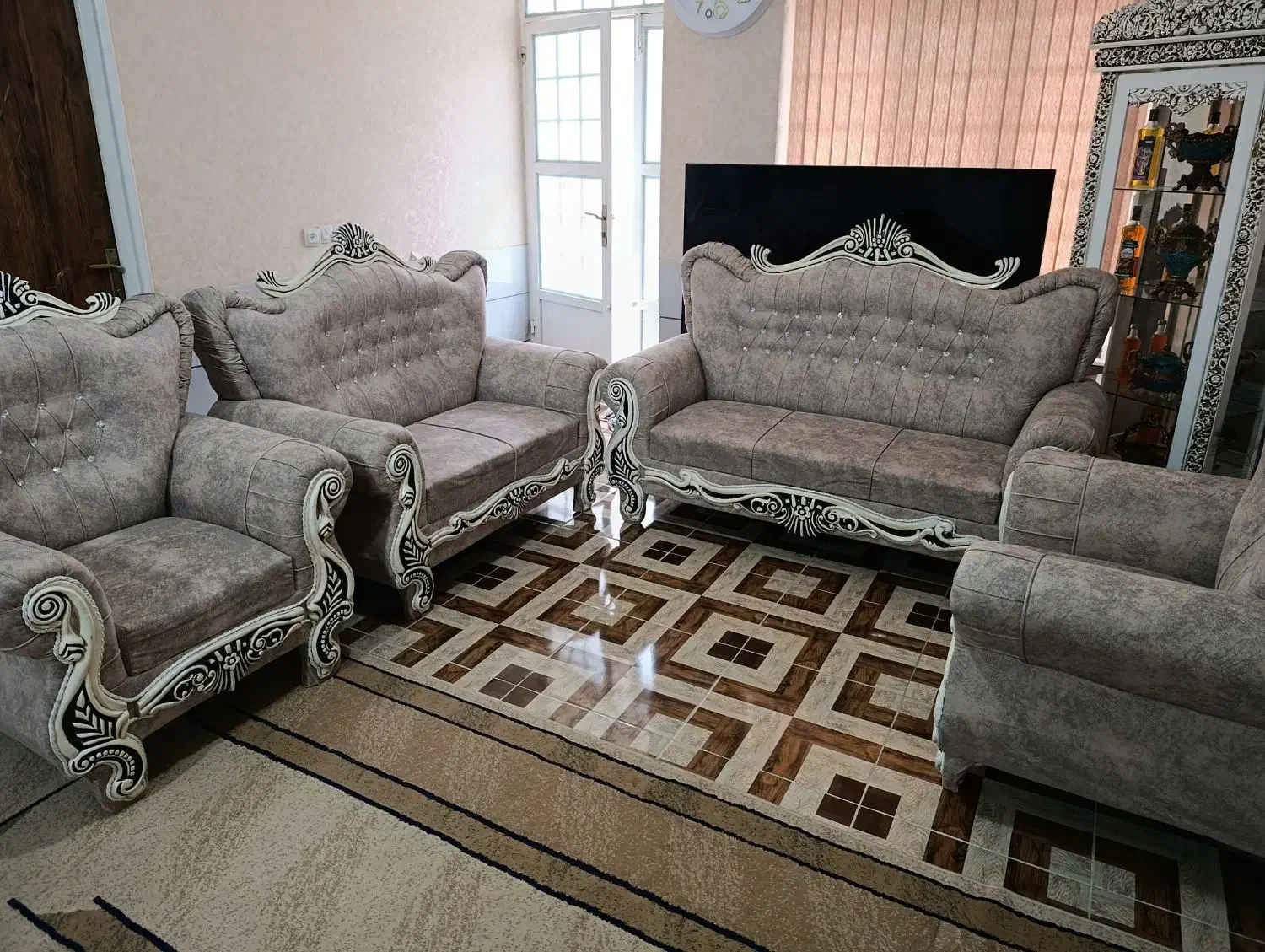 مبل نیمه سلطنتی مهره دوزی شده نو|مبلمان خانگی و میز عسلی|شیراز, شاپورجان|دیوار