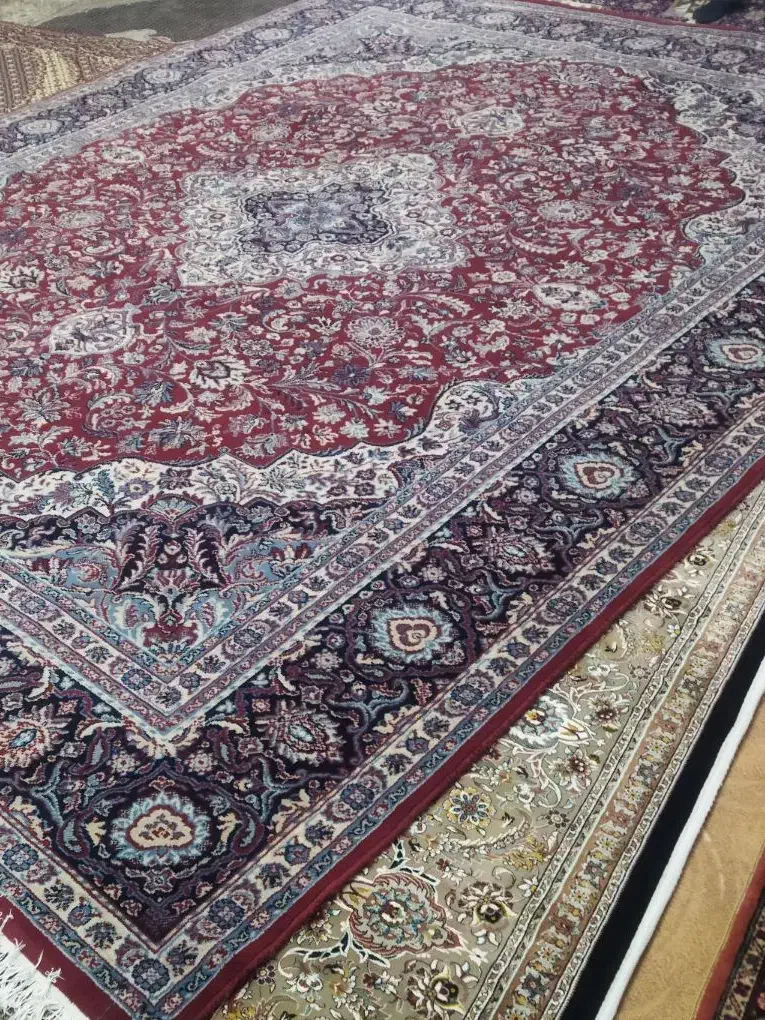 فرش ۱۲ متری کاملا سالم بدون نقطه ای خال با تراکم|فرش|اردبیل, |دیوار