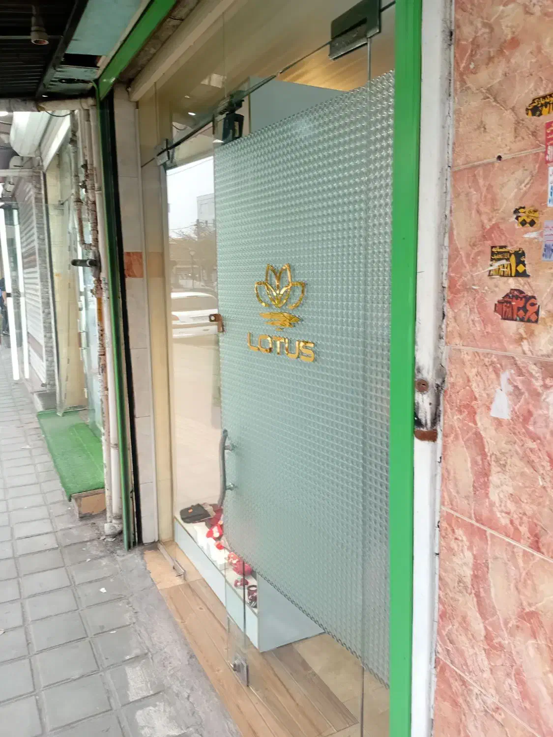 اجاره مغازه ۱۵ متری بر اصلی حمیدیان|اجارهٔ مغازه و غرفه|رشت, حمیدیان|دیوار