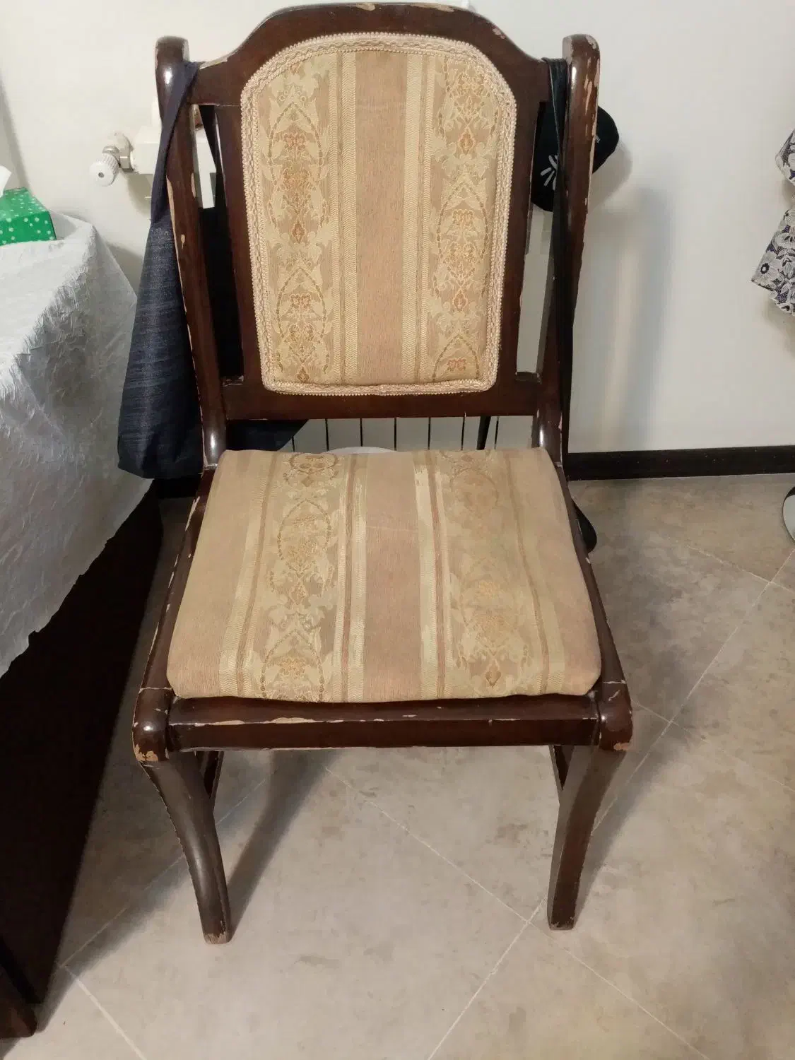 فروش 2 عدد صندلی چوبی  تک سالم|صندلی و نیمکت|تهران, مجیدیه|دیوار