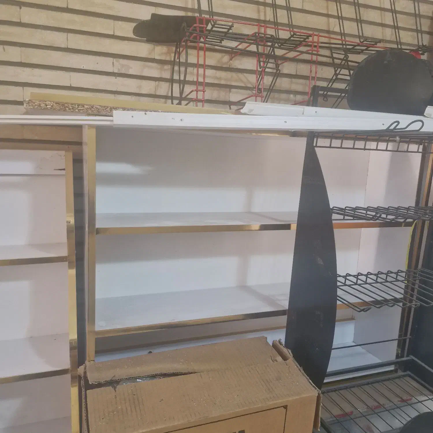 میز و کشو|مبلمان خانگی و میز عسلی|اصفهان, لنبان|دیوار