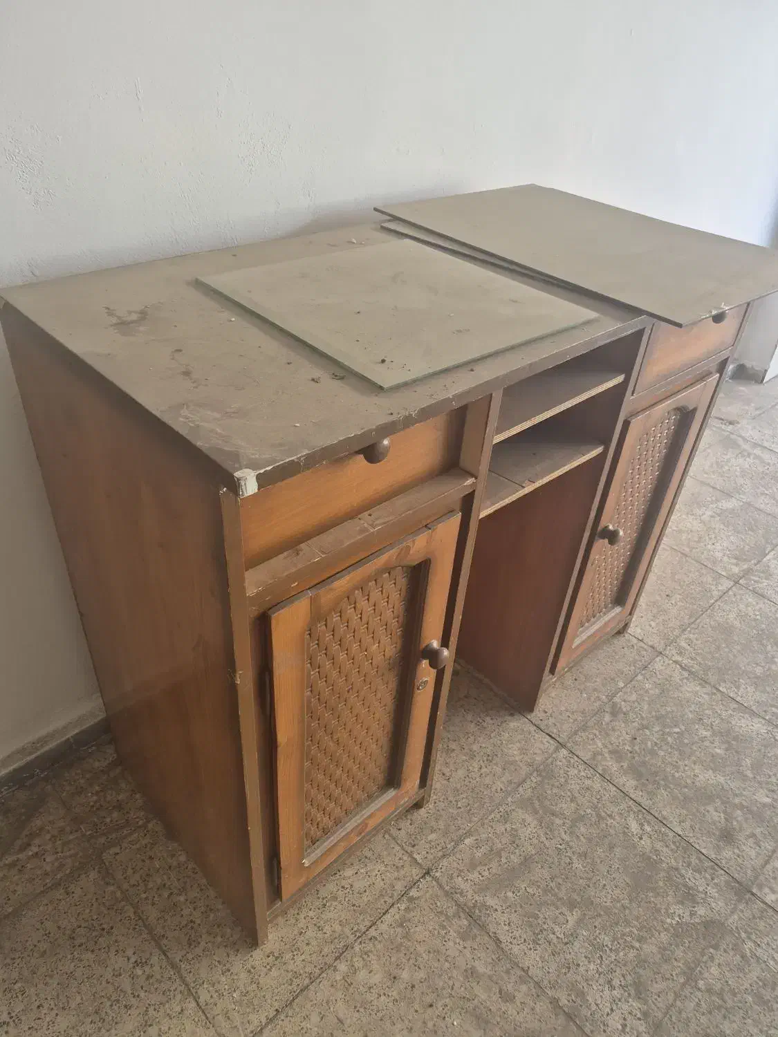 میز|میز و صندلی غذاخوری|اهواز, کوی باهنر|دیوار