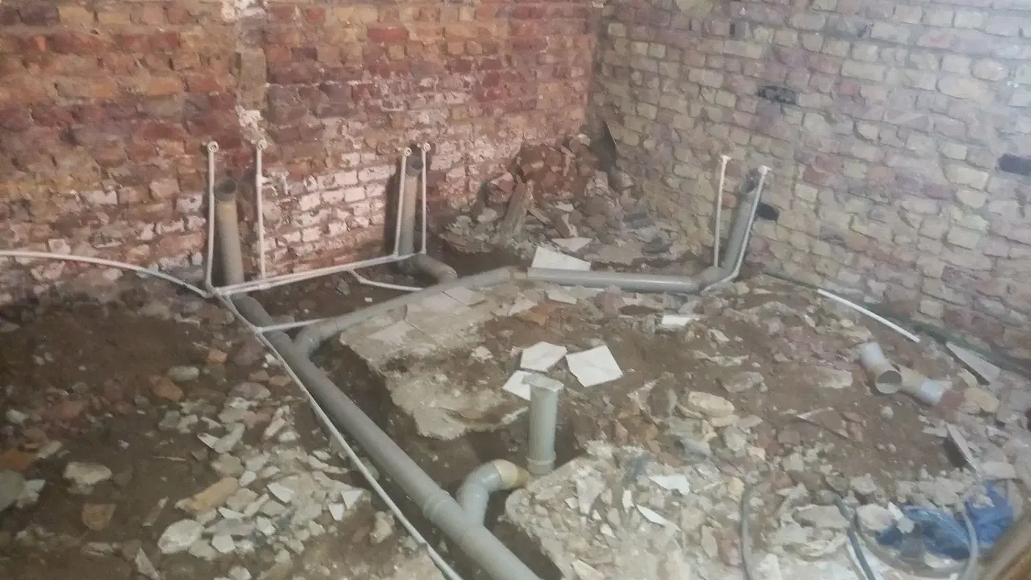 کاشیکاری و سرامیک کاری و بازسازی صفر تا صد|خدمات پیشه و مهارت|زاهدان, |دیوار