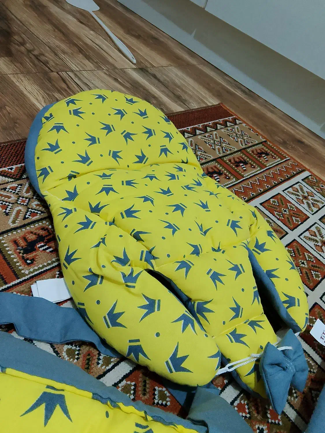 آغوشی و دشک نو|تخت و صندلی بچه|گنبد کاووس, |دیوار