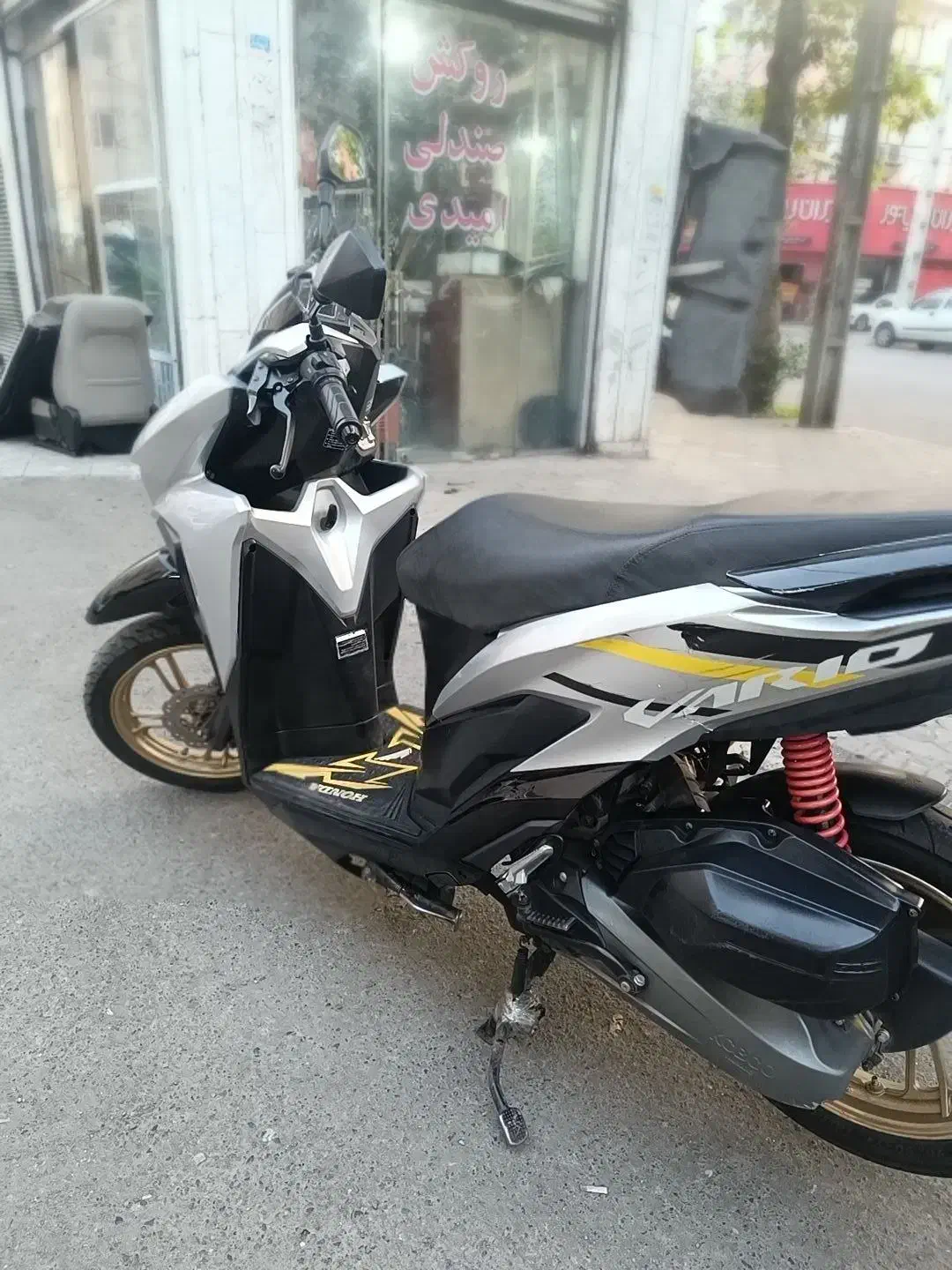 موتور طرح کلیک ۱۴۰۳|موتورسیکلت|لاهیجان, شیشه گران|دیوار