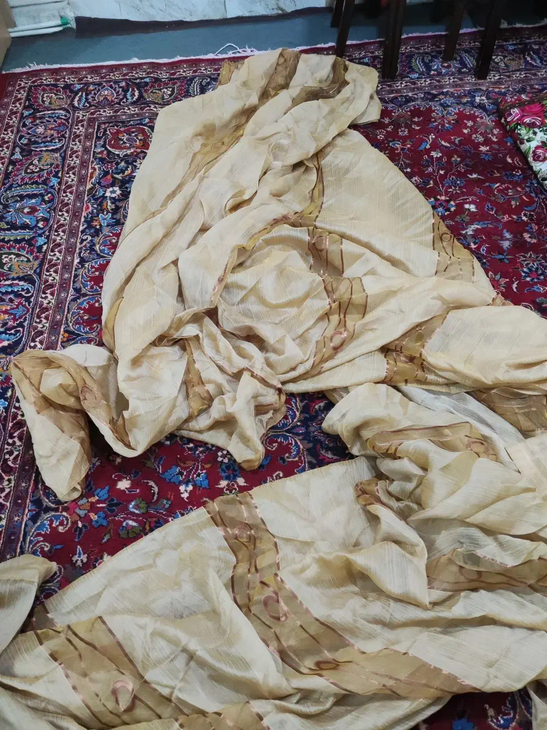 پرده سالم|پرده، رانر، رومیزی|قم, وادی السلام|دیوار