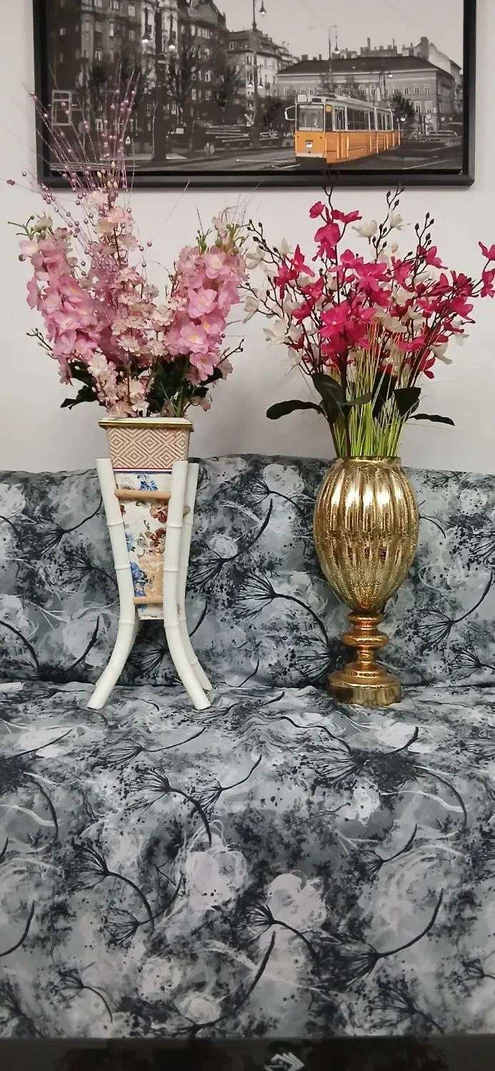 گلدان با گل|گل مصنوعی|رشت, حمیدیان|دیوار