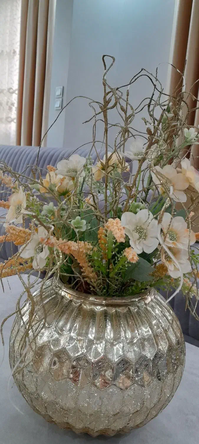 گلدان شیک|گل مصنوعی|خرمآباد, |دیوار