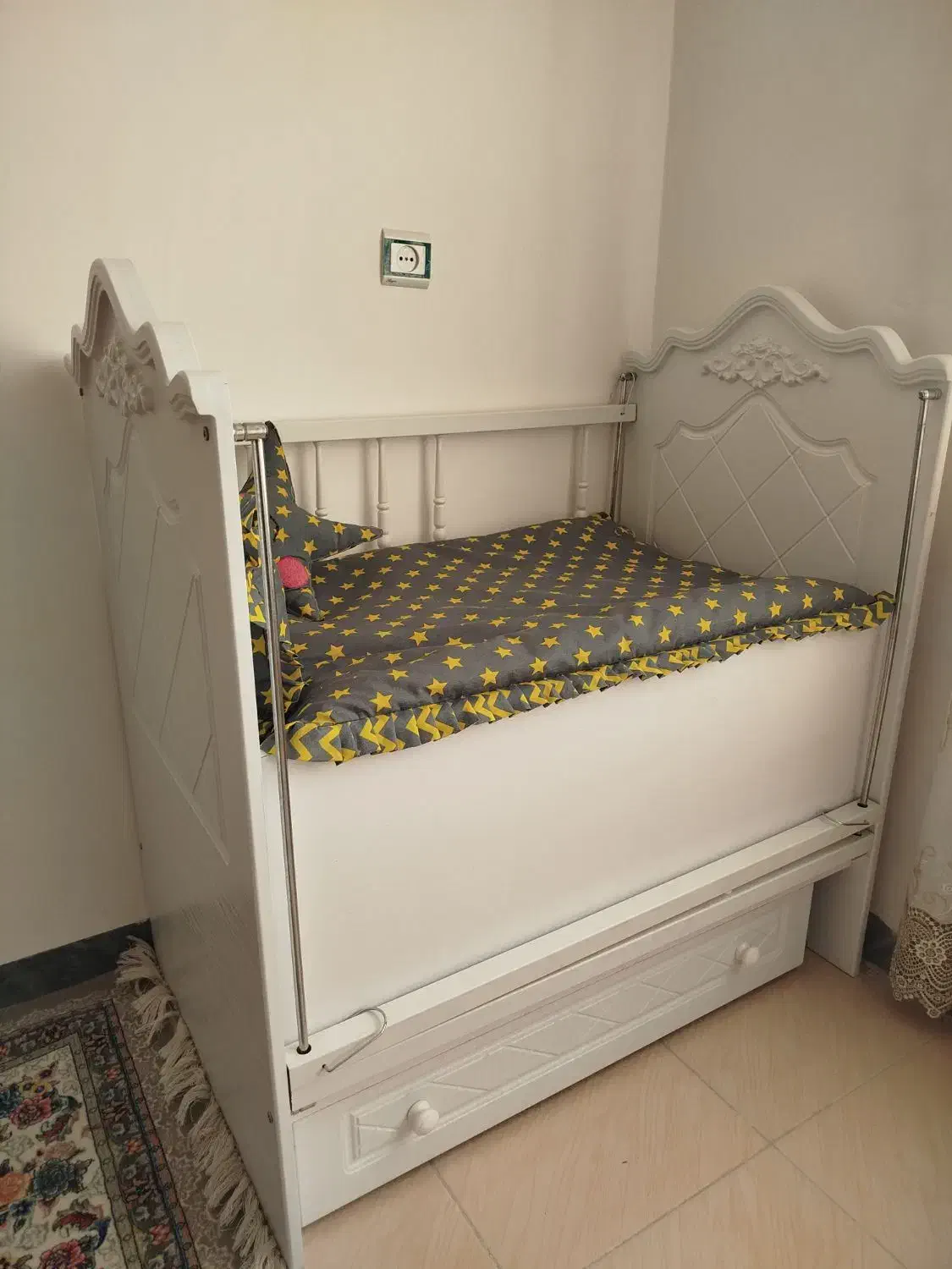 تخت کودک|تخت و سرویس خواب|ایوان, |دیوار