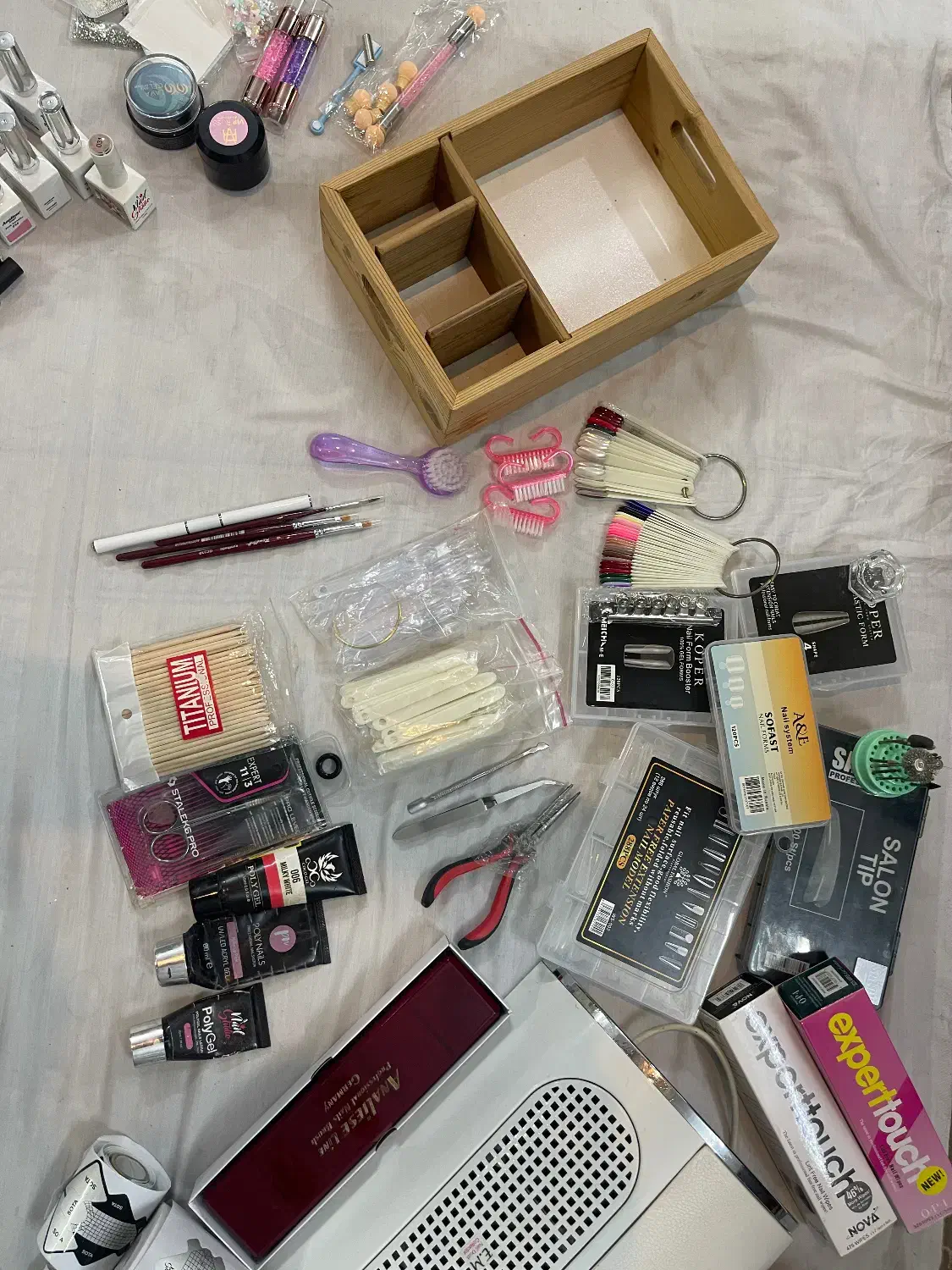 وسایل کامل کاشت ناخن|آرایشی، بهداشتی، درمانی|قم, تولید دارو و یخچال|دیوار