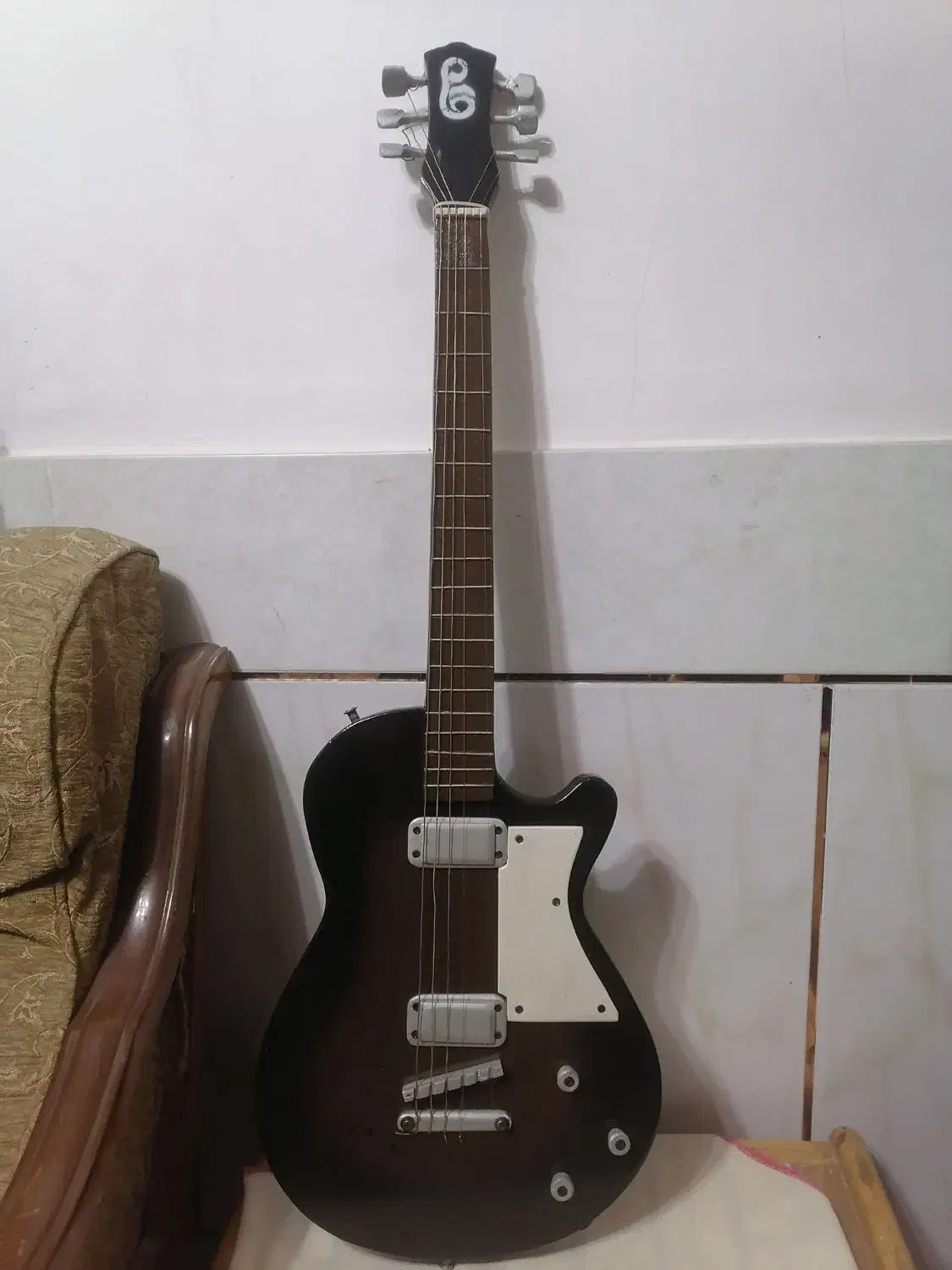 ماکت گیتار الکتریک|مجسمه، تندیس، ماکت|نجفآباد, منتظری شمالی|دیوار