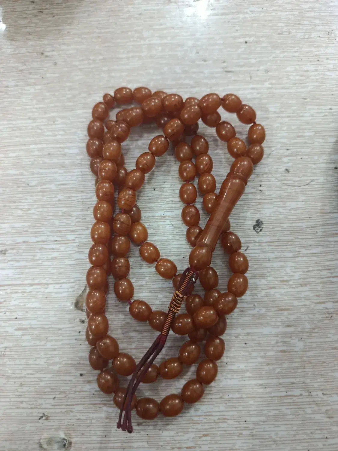 تسبیح کهربا 101 قدیمی|کلکسیون اشیاء عتیقه|تبریز, |دیوار