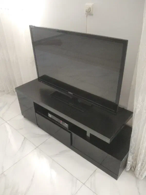 LED42|تلویزیون و پروژکتور|سقز, |دیوار