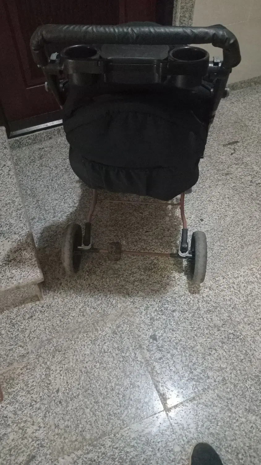 کالسکه  کم کارکرد|اسباب‌‌بازی|پره‌سر, |دیوار