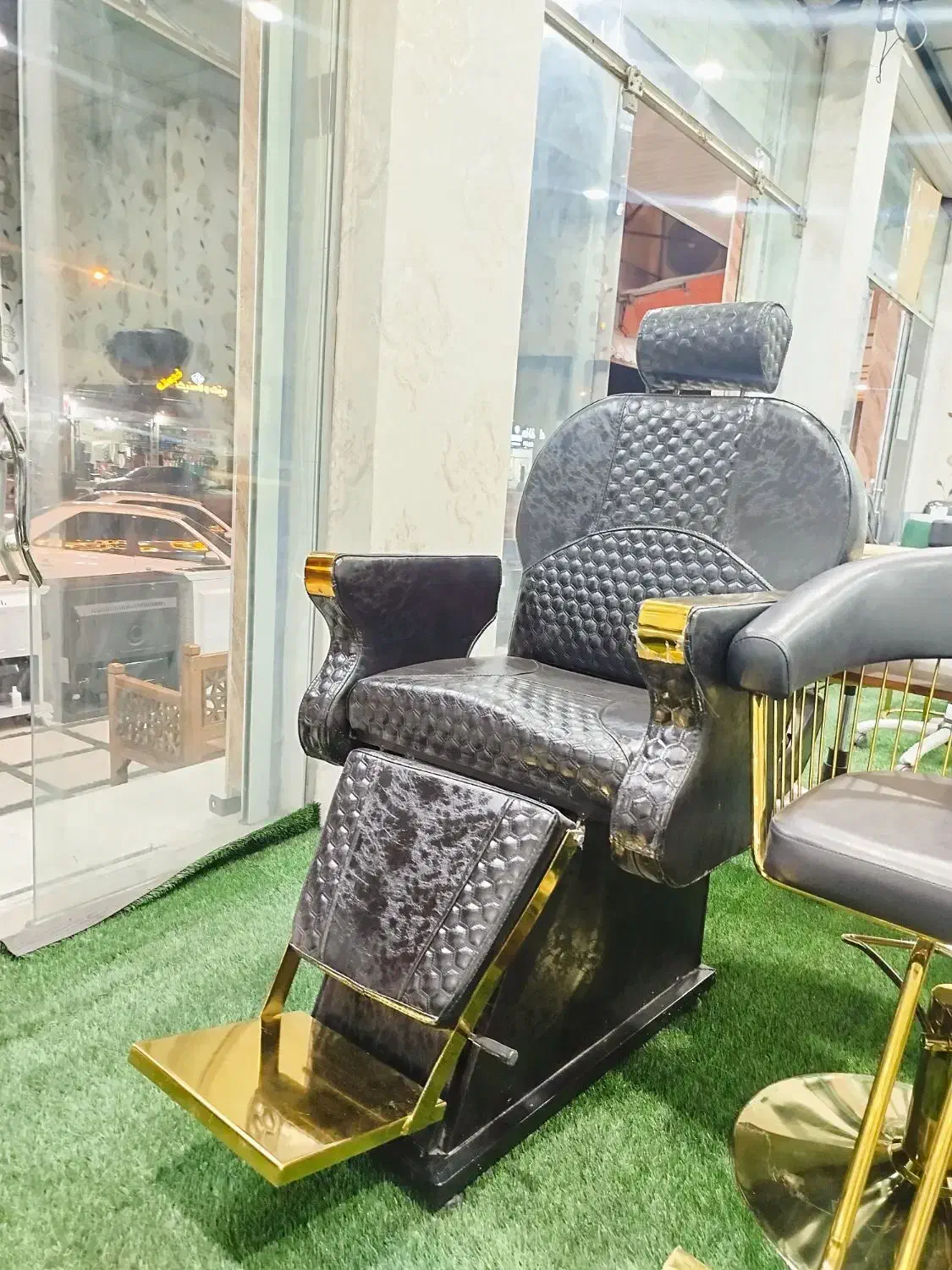 صندلی اصلاح اورانوس طلایی زرکالا|آرایشگاه و سالن‌های زیبایی|یاسوج, |دیوار