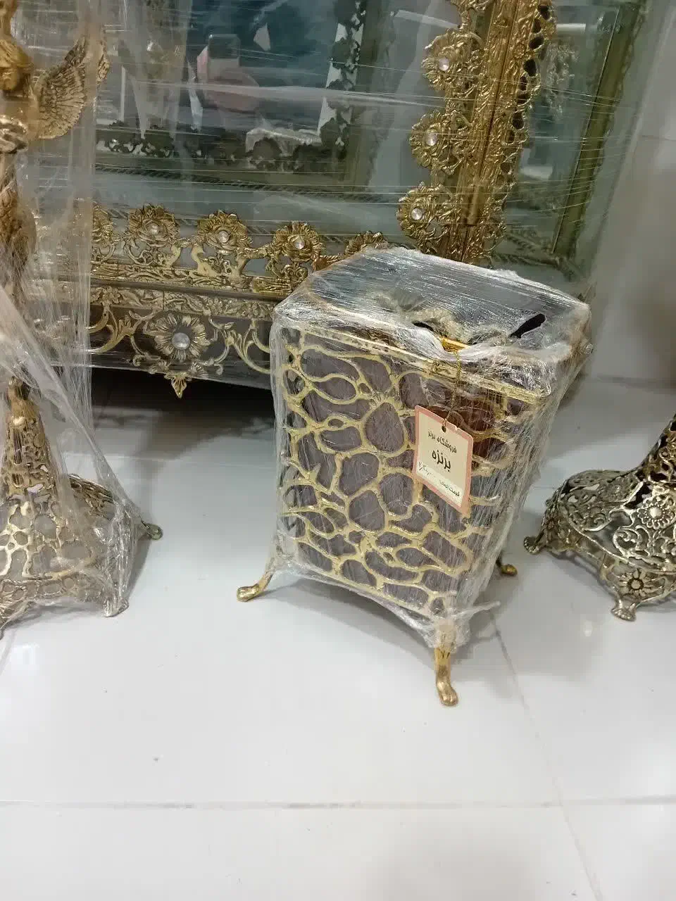 سطل جا دستمال برنز دکوری برنز کنار سالنی برنزی|صنایع دستی و سایر لوازم تزئینی|قم, چهل درخت‎|دیوار