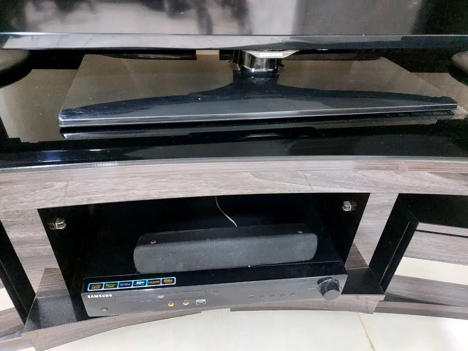 تلوزیون و میز تلوزیون و سینما خانواده سامسونگ|تلویزیون و پروژکتور|اندیشه, شهرک مریم|دیوار