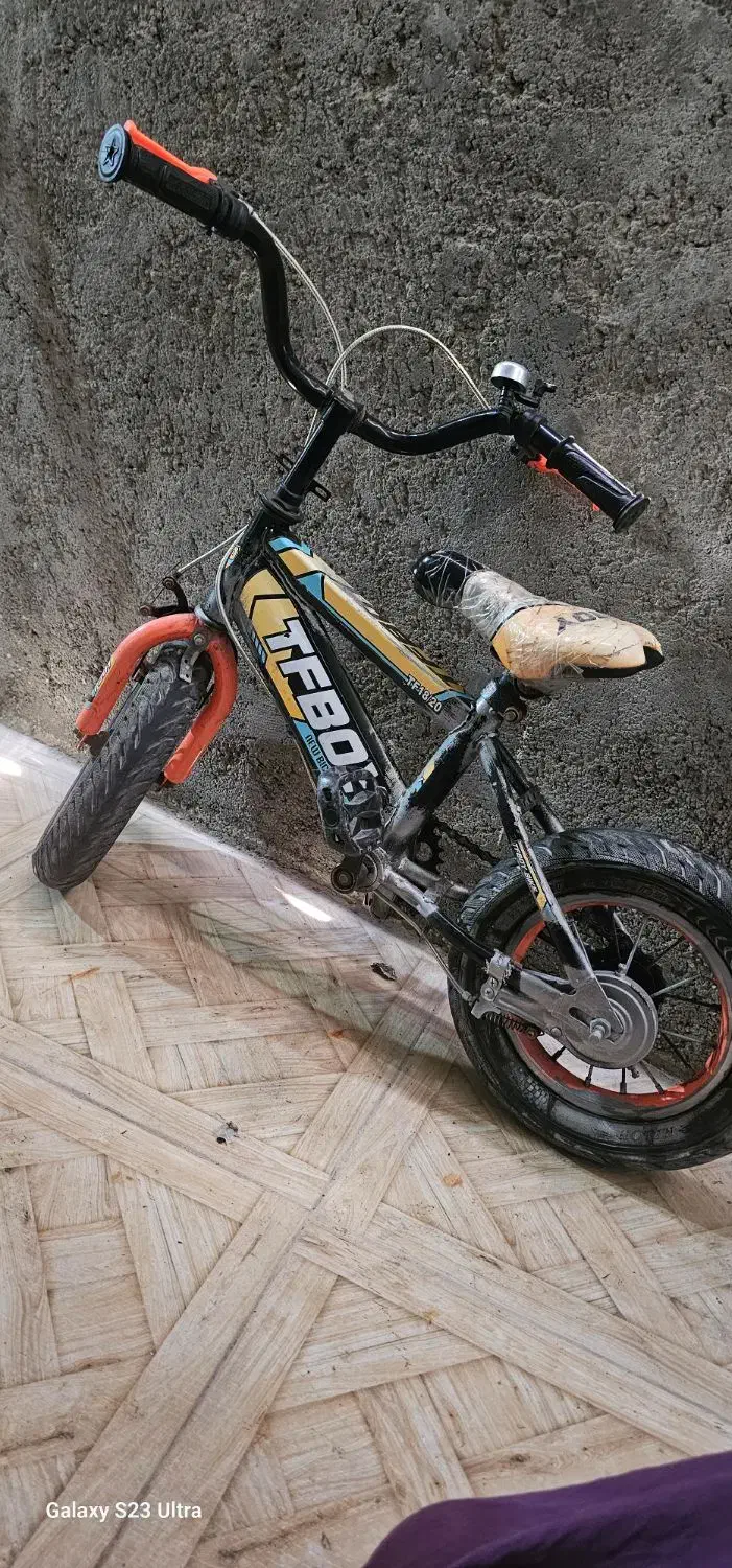 دوچرخه۱۲|دوچرخه، اسکیت، اسکوتر|اهرم, |دیوار