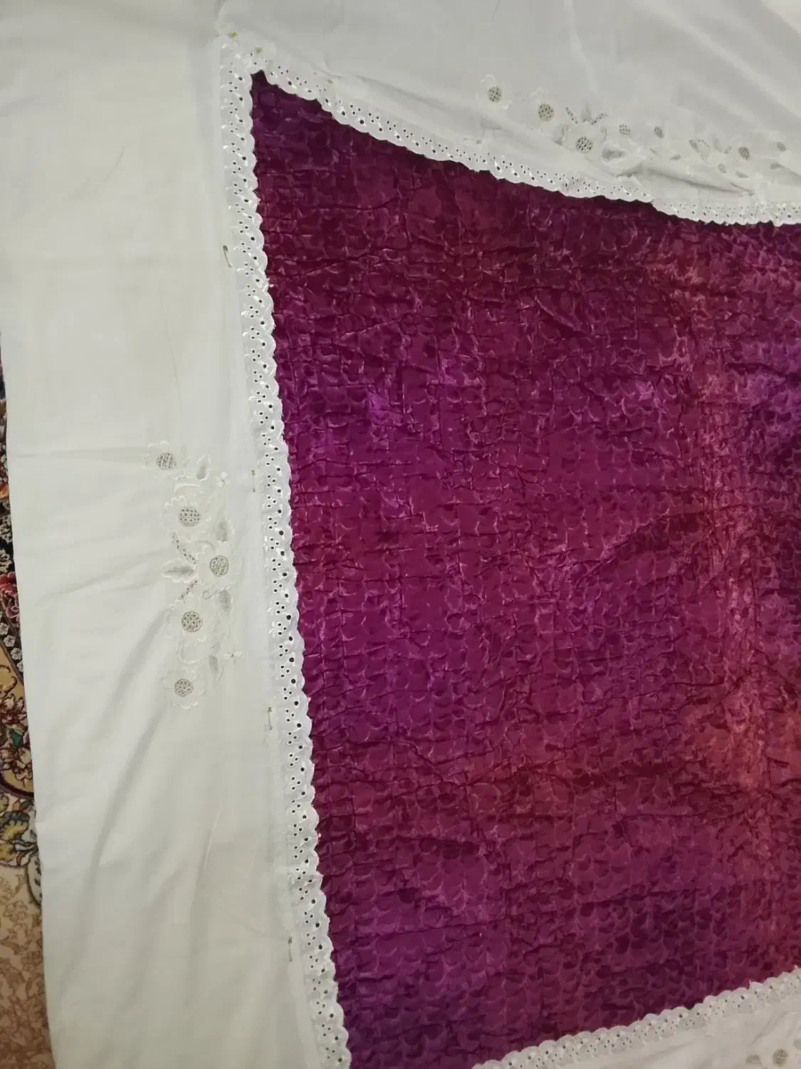 لهاف|رختخواب، بالش، پتو|آبسرد, |دیوار