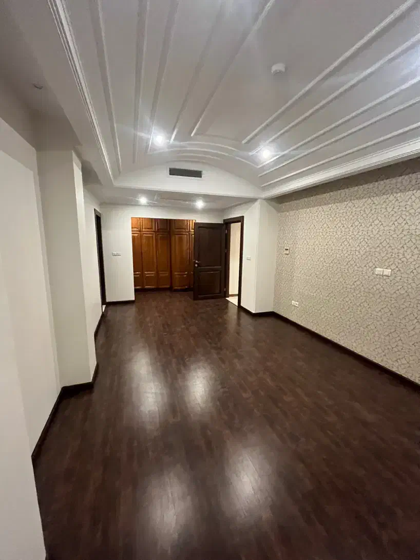 فرمانیه سنبل*340متر*4خواب*غرق در نور*تراس چیدمانی