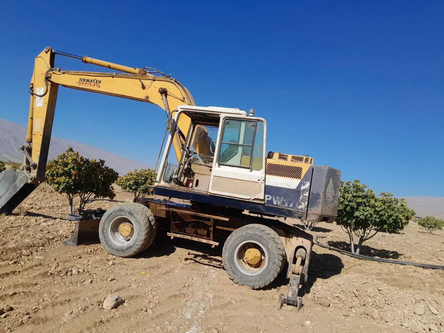 بیل کوماتسو لاستیکی۱۷۰ استثنایی خط۵|خودرو سنگین|میمند, |دیوار