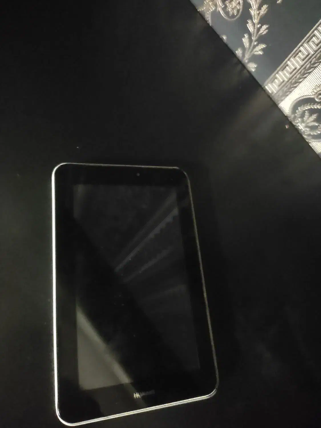 تبلت|تبلت|مشهد, زمرد|دیوار