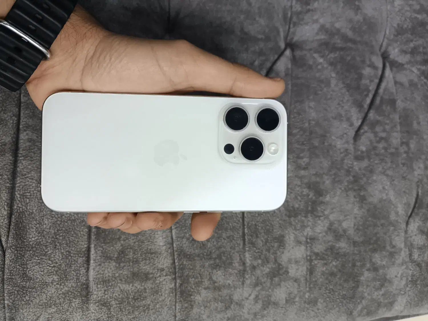 15پرو/سفید/با 4تومن پیش پرداخت|موبایل|اصفهان, گلزار|دیوار