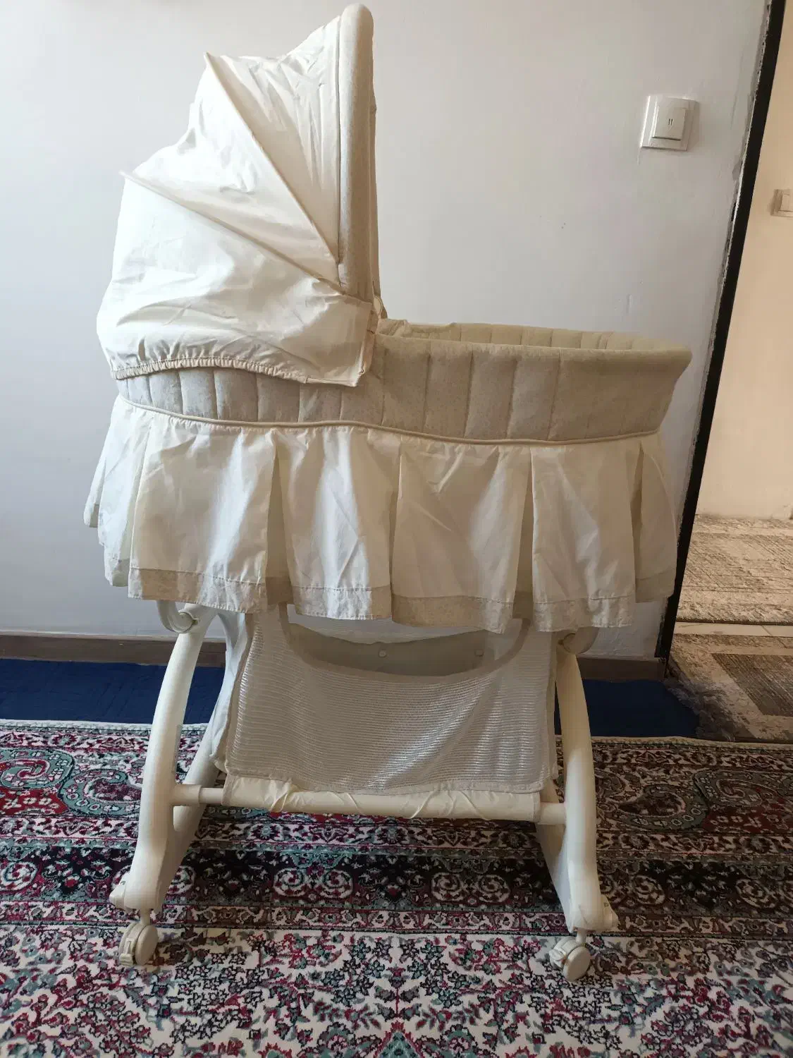 گهواره ،تخت پارک ،کالسکه و لوازم کودک در حدنو|تخت و صندلی بچه|نظرآباد, مسکن مهر نظرآباد|دیوار