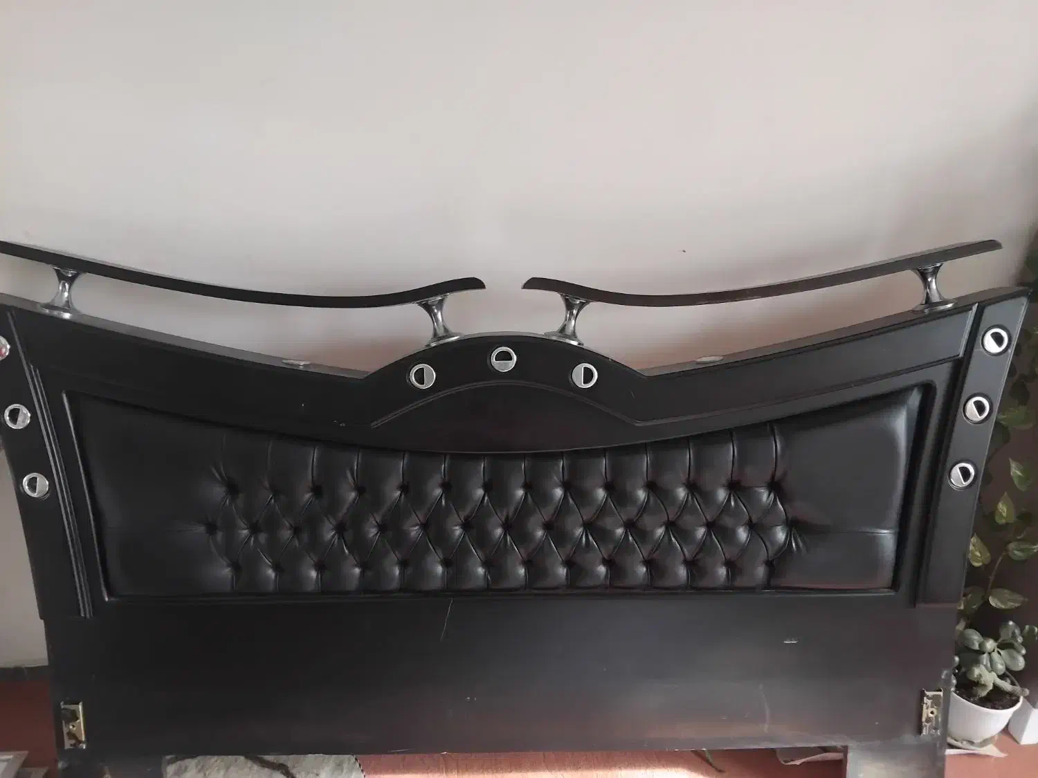 ۴۰۰۰۰۰۰|تخت و سرویس خواب|شیروان (خراسان), |دیوار