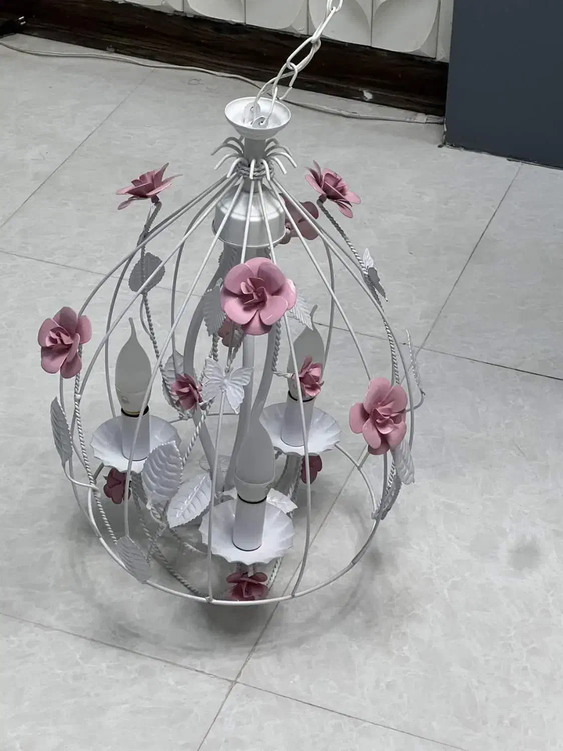 لوستر سفید گلدار|لوستر و چراغ آویز|فردیس, فردیس|دیوار