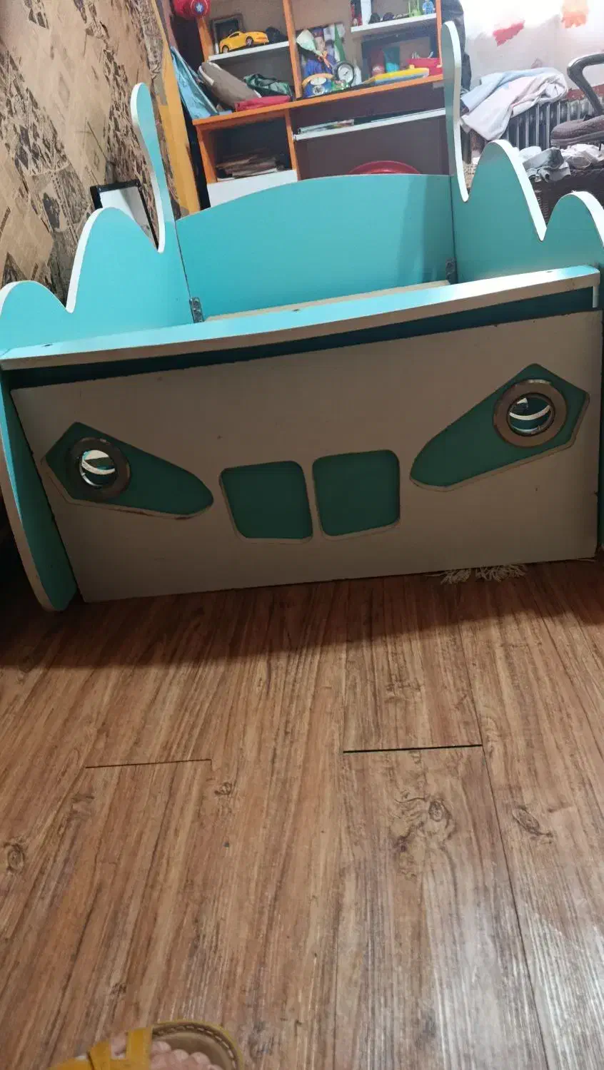 تخت کودک|تخت و صندلی بچه|رشت, لاکان شهر|دیوار