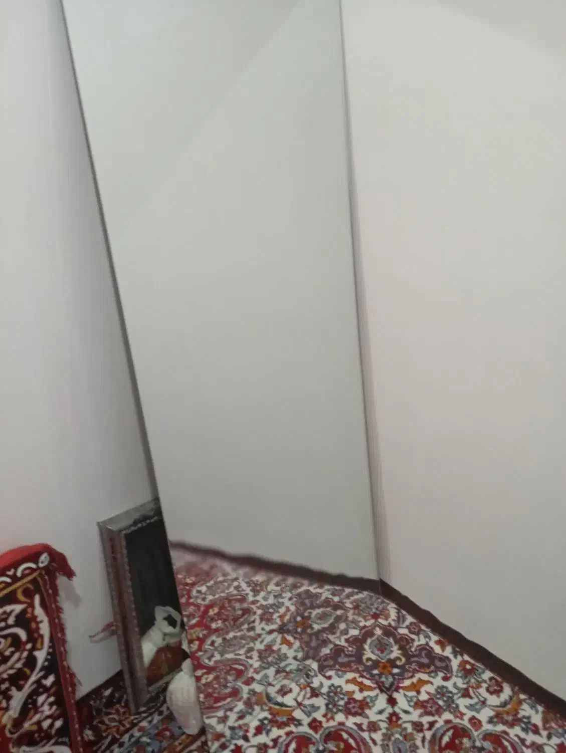 اینه|آینه|قیدار, |دیوار