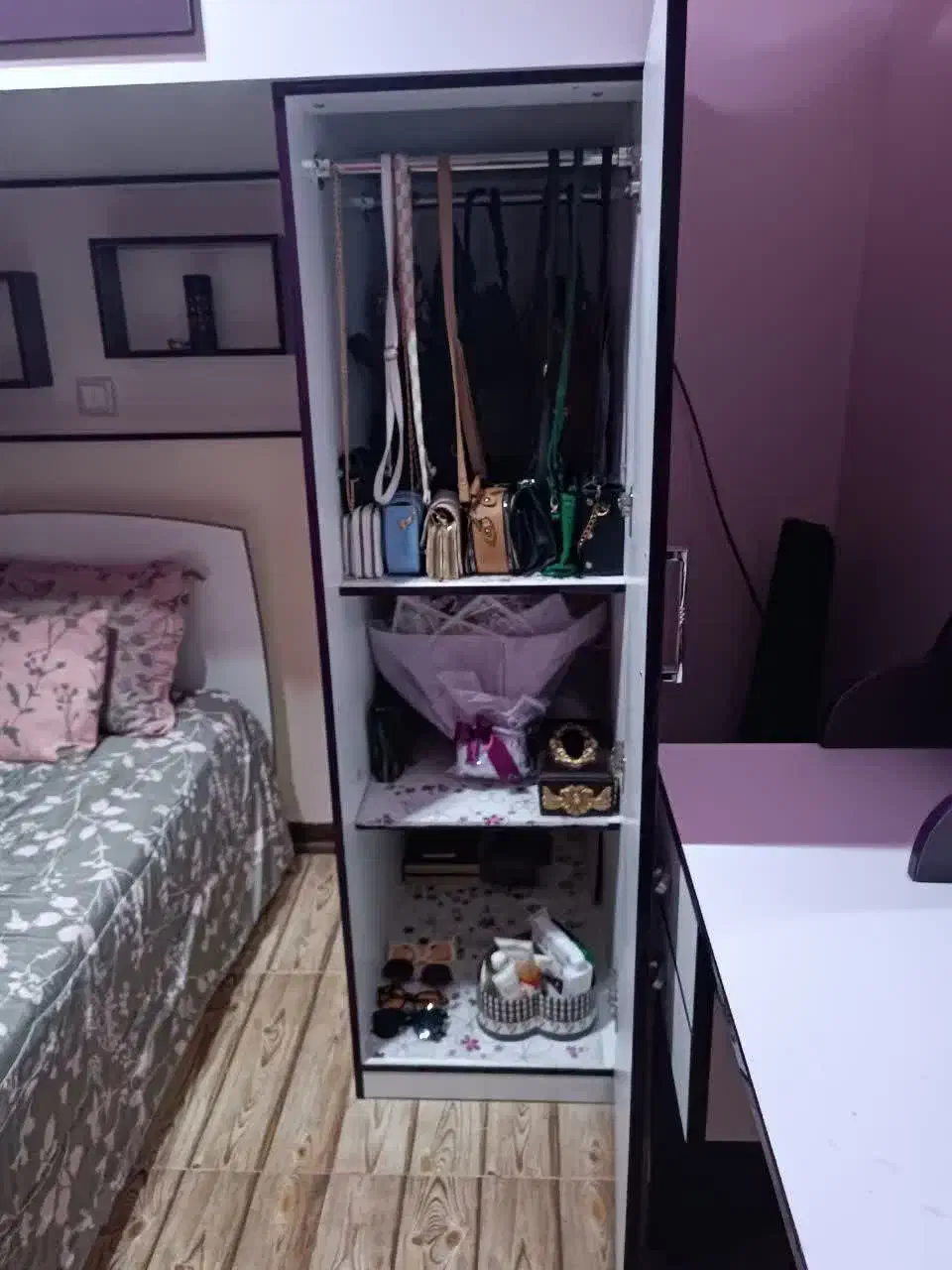 تخت خواب دو طبقه به همراه میز آینه|تخت و سرویس خواب|اصفهان, زیار|دیوار