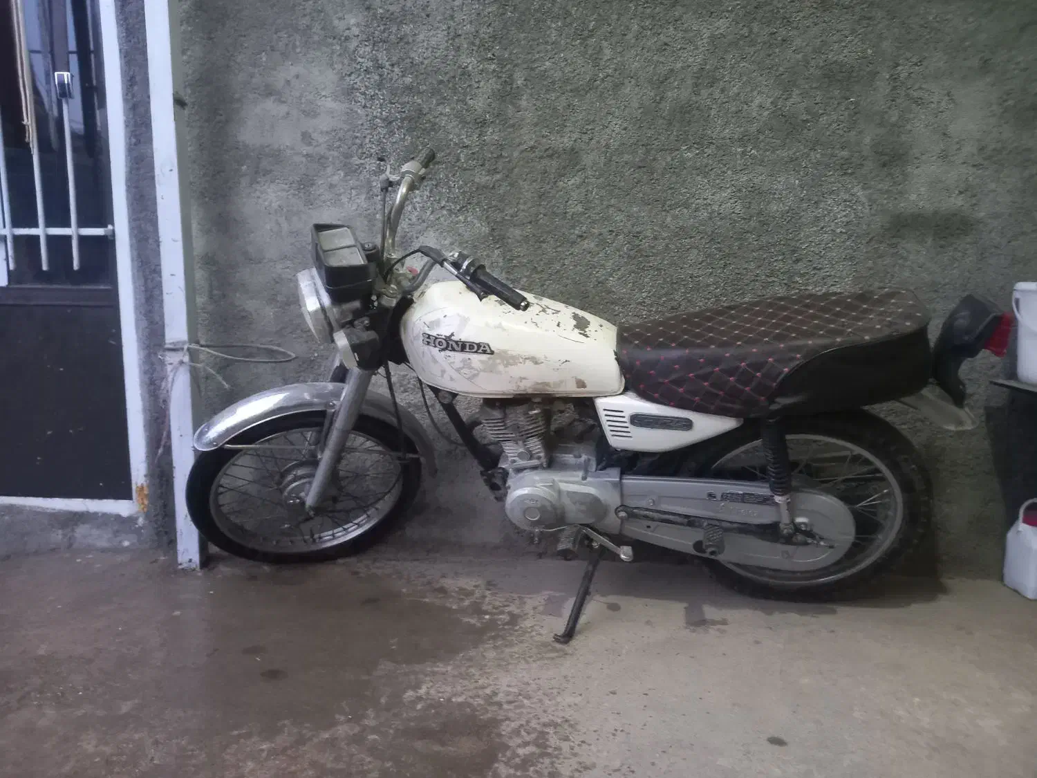 موتور سیکلت مدل 83 مزایده ای همه چی به شرط|موتورسیکلت|صحنه, |دیوار