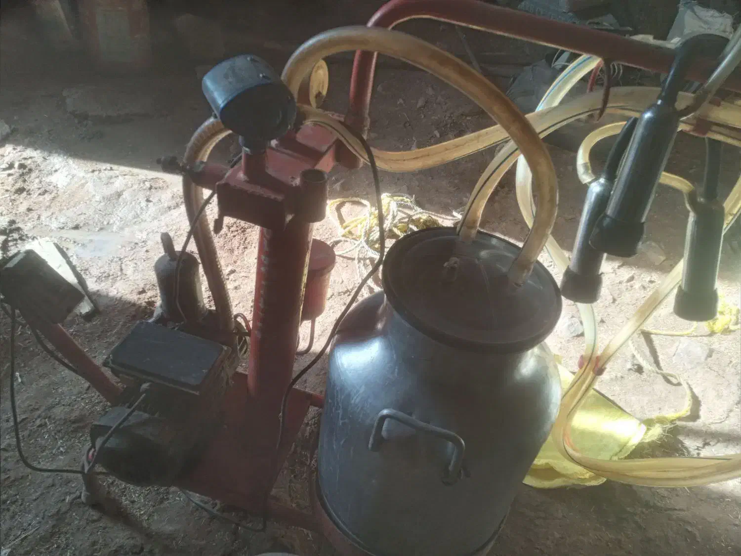 دستگاه شیر دوش گاو|لوازم جانبی حیوانات|هرسین, |دیوار