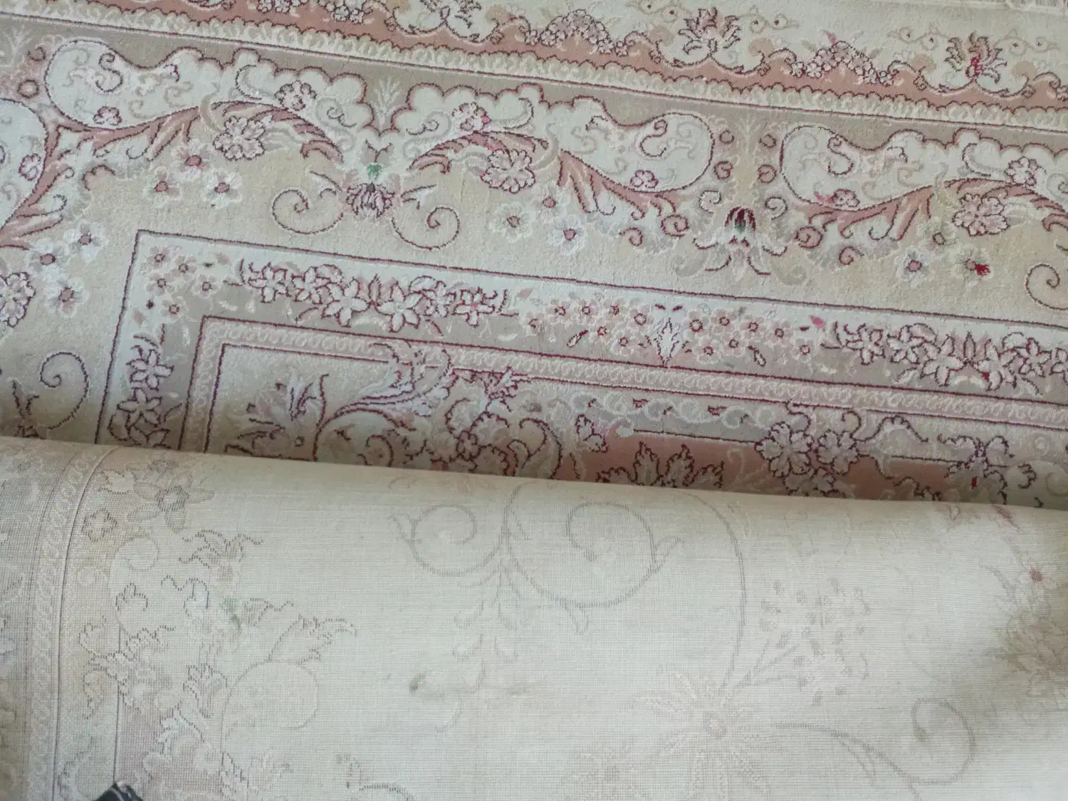 فرش تمیز و بدون ایراد|فرش|میانه, |دیوار