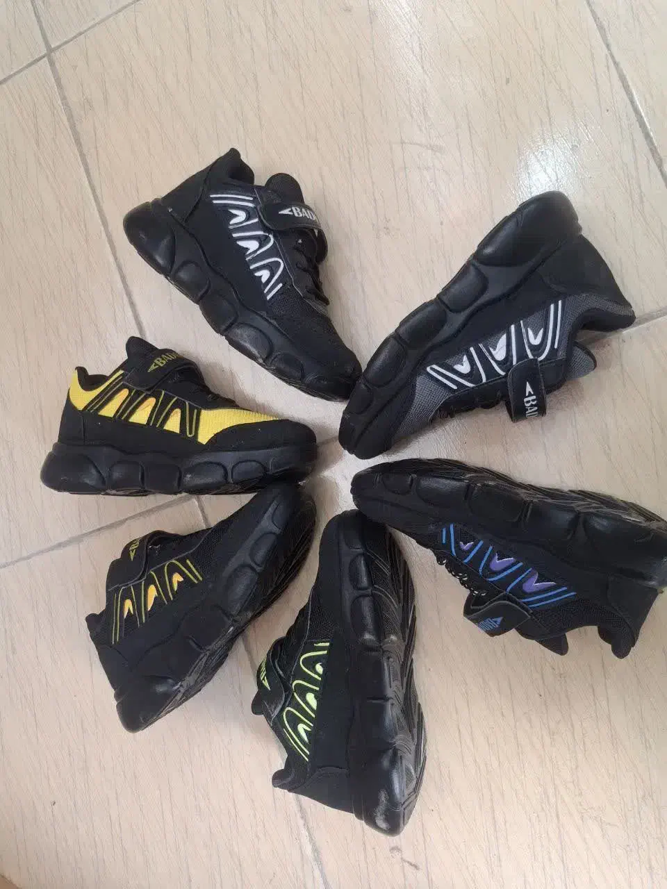 کتونی بچه گانه و زنانه|کیف، کفش، کمربند|کاشان, سرپله جدید|دیوار