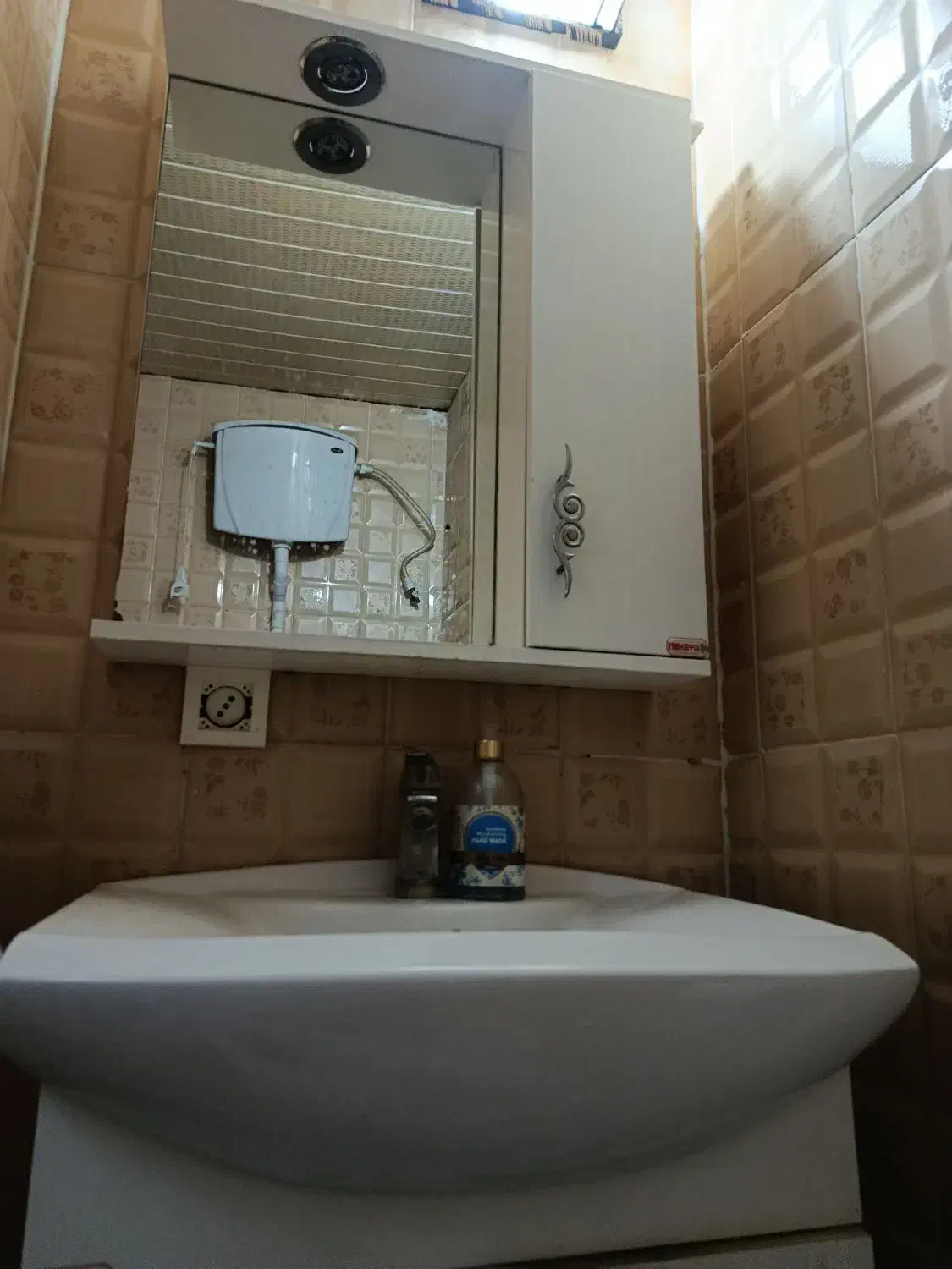 روشویی و اینه کابینت دار|لوازم سرویس بهداشتی|نظرآباد, نظرآباد|دیوار