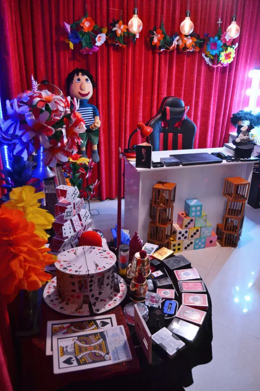 اجرا و آموزش تخصصی شعبده بازی در سطوح حرفه ای|خدمات پذیرایی، مراسم|مشهد, کوثر|دیوار