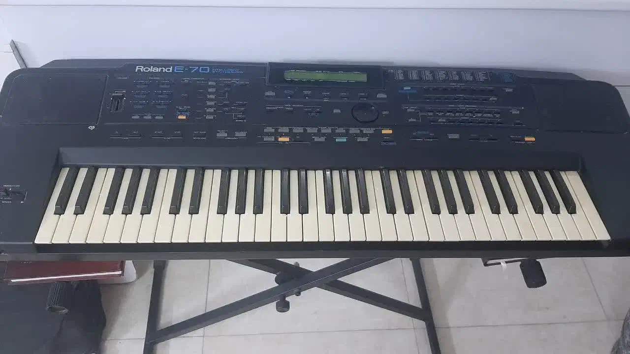 ارگ رولند E70|پیانو، کیبورد، آکاردئون|مشهد, شهرک لشکر (شهرک غرب)|دیوار